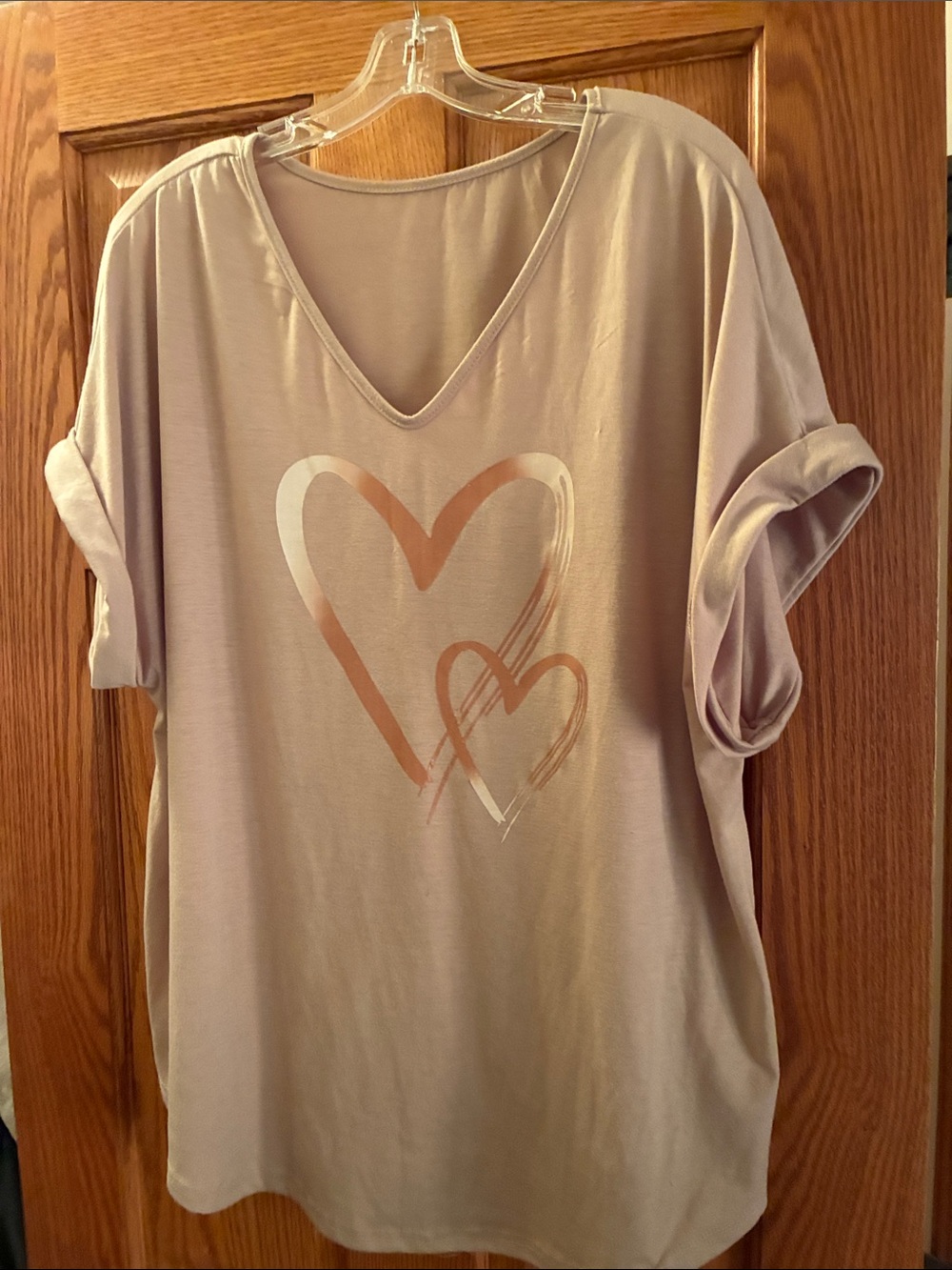 Women's tan V-Neck Heart Graphic Top - Cozy Casual Size XL